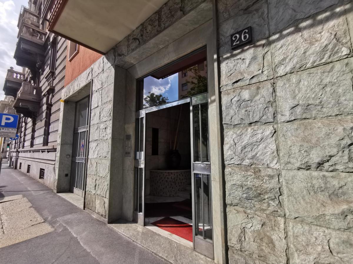 Pergolesi Apartment Milan